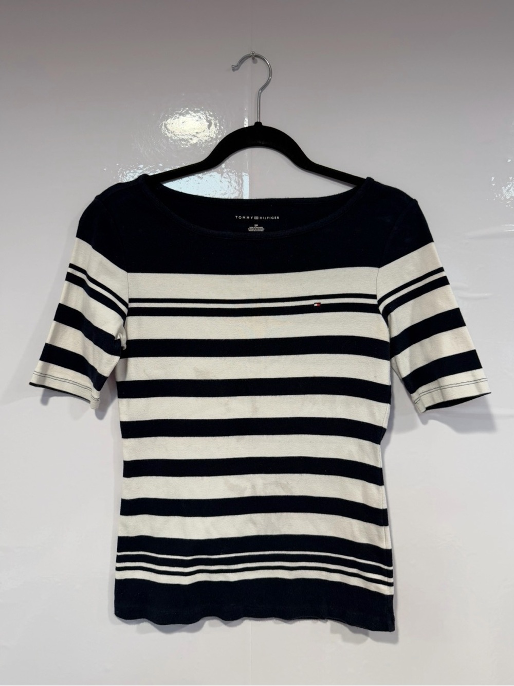 Tommy Hilfiger Women's Navy and White Striped Knit Top